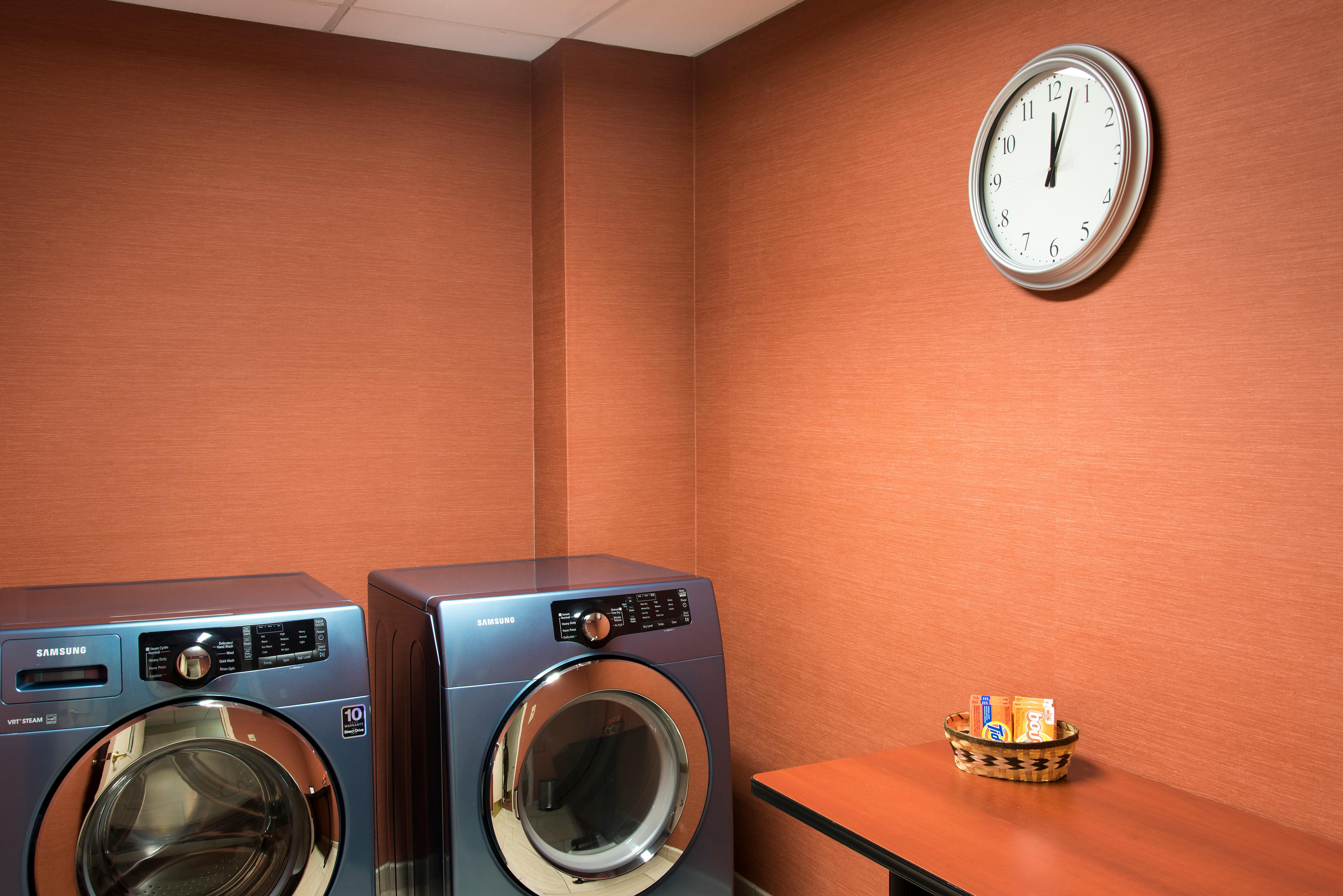 Holiday Inn Express Hotel & Suites Grand Rapids-North By Ihg Eksteriør billede