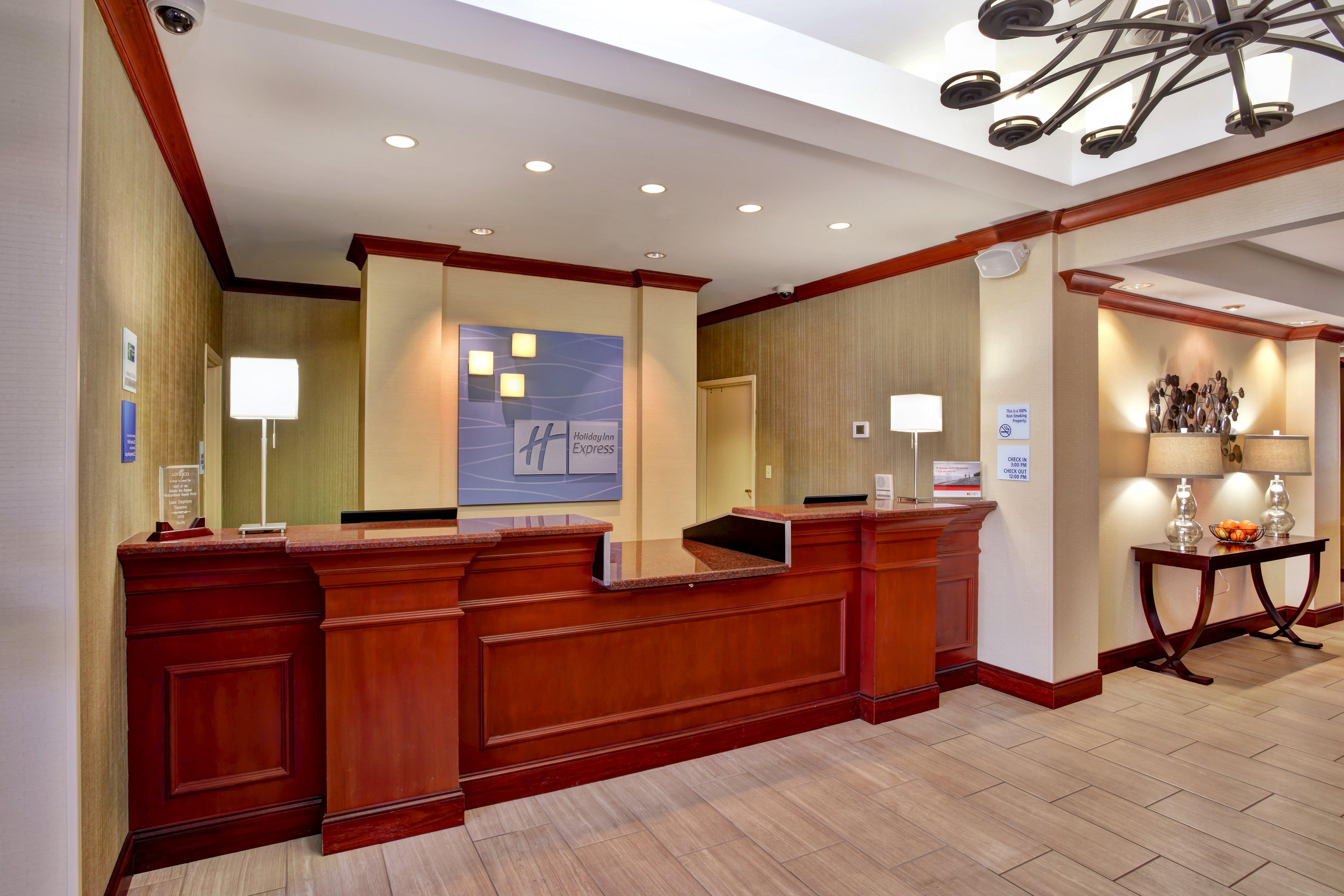Holiday Inn Express Hotel & Suites Grand Rapids-North By Ihg Eksteriør billede