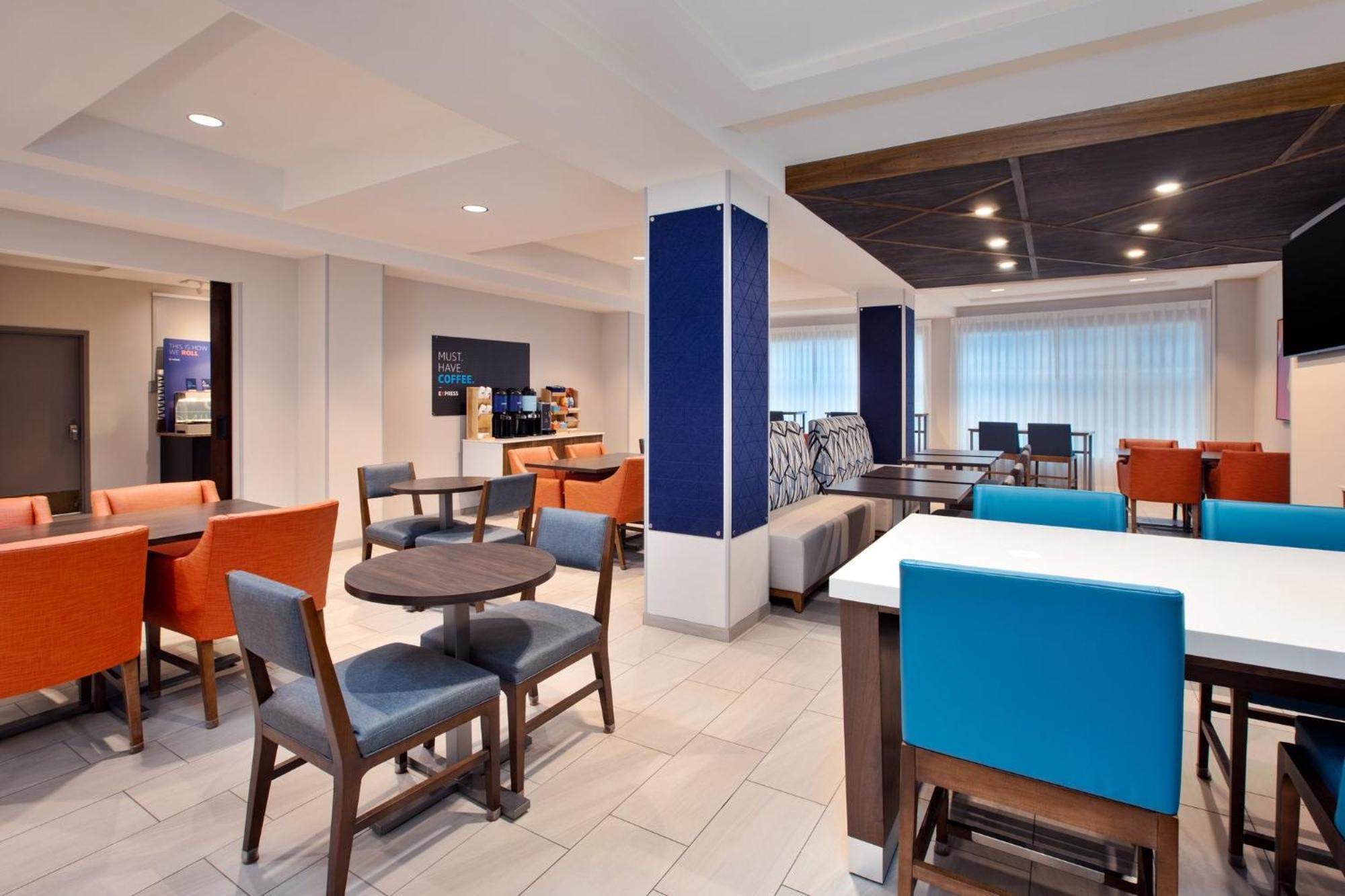 Holiday Inn Express Hotel & Suites Grand Rapids-North By Ihg Eksteriør billede