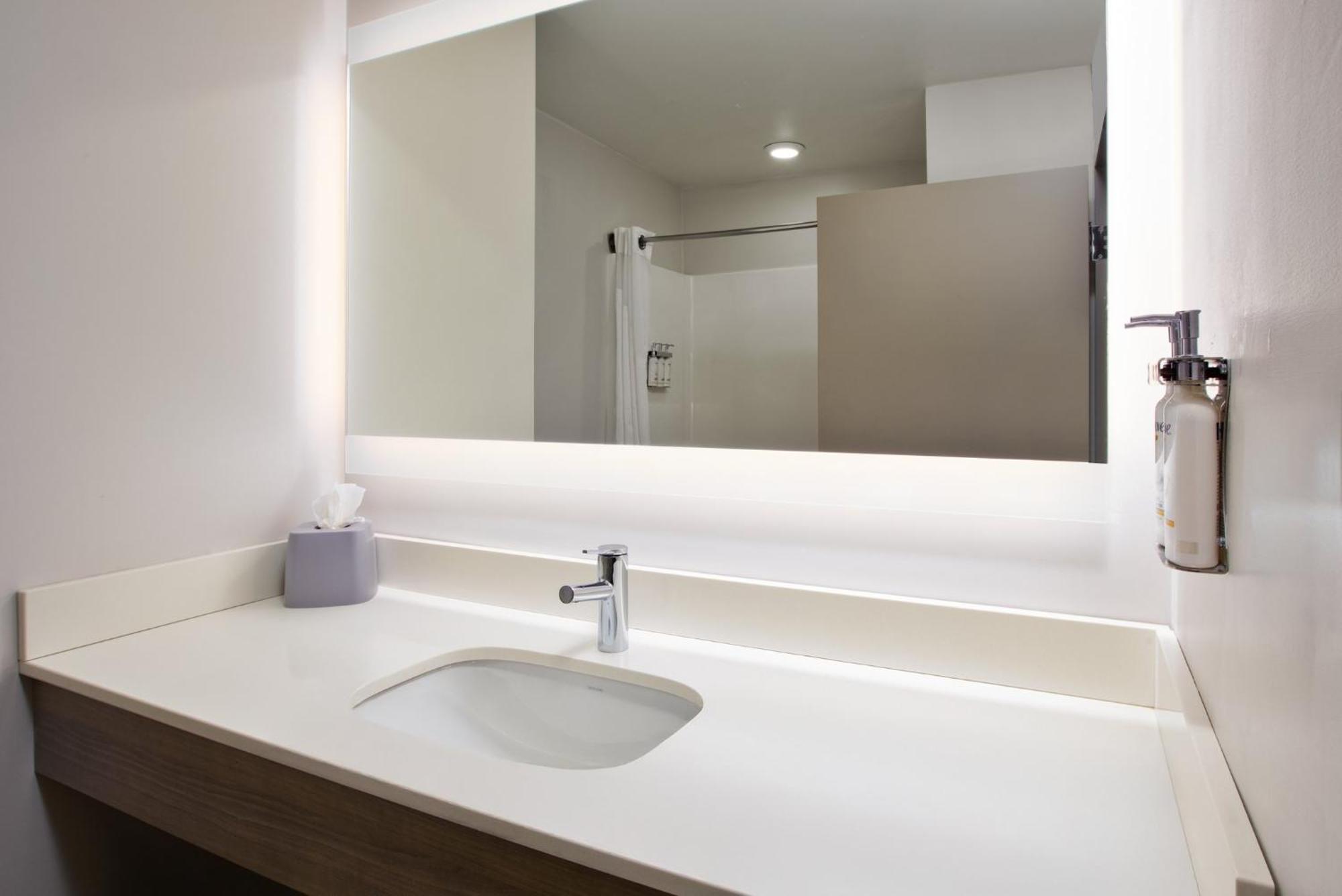 Holiday Inn Express Hotel & Suites Grand Rapids-North By Ihg Eksteriør billede